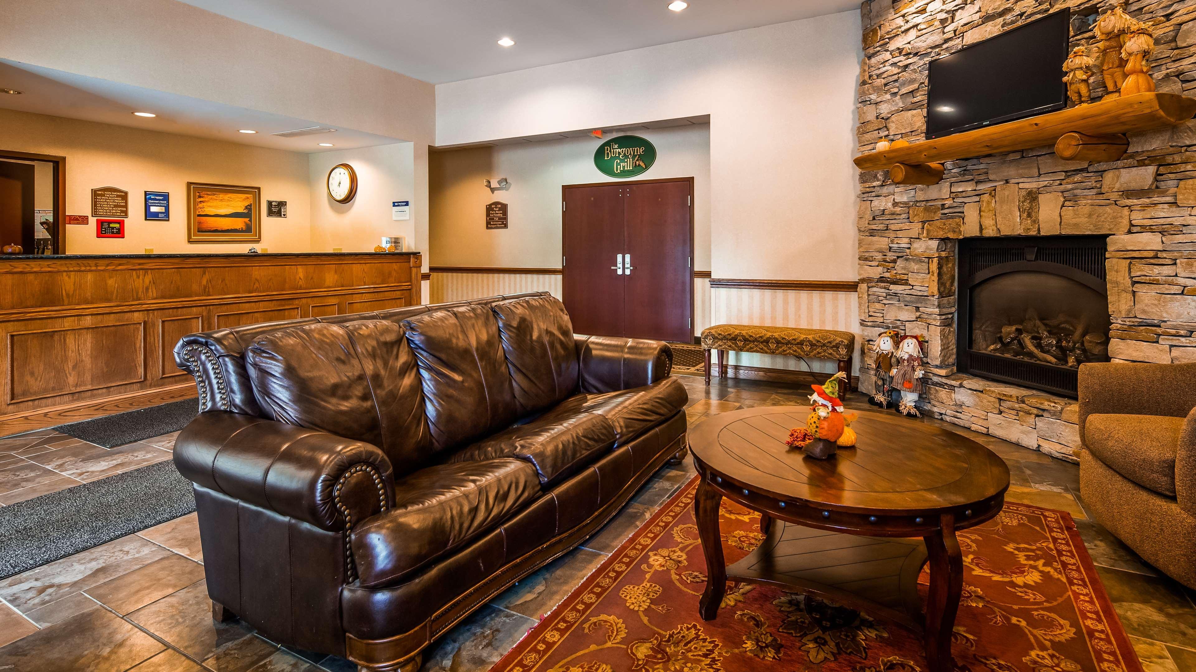 Best Western Plus Ticonderoga מראה חיצוני תמונה